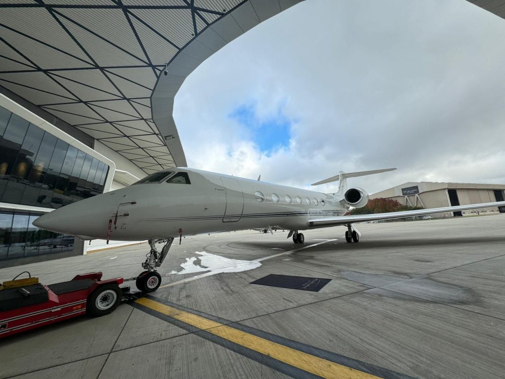 sân bay cho máy bay riêng (FBO)